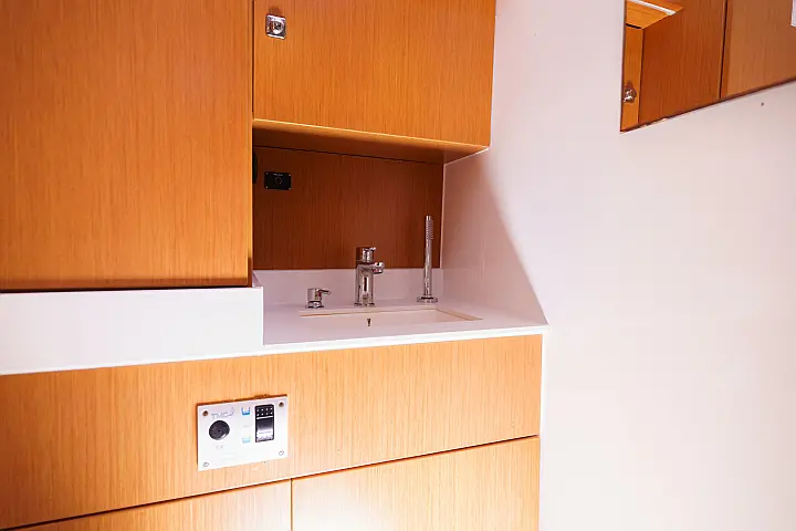 Bavaria C45  - 