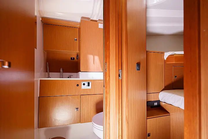 Bavaria C45  - 