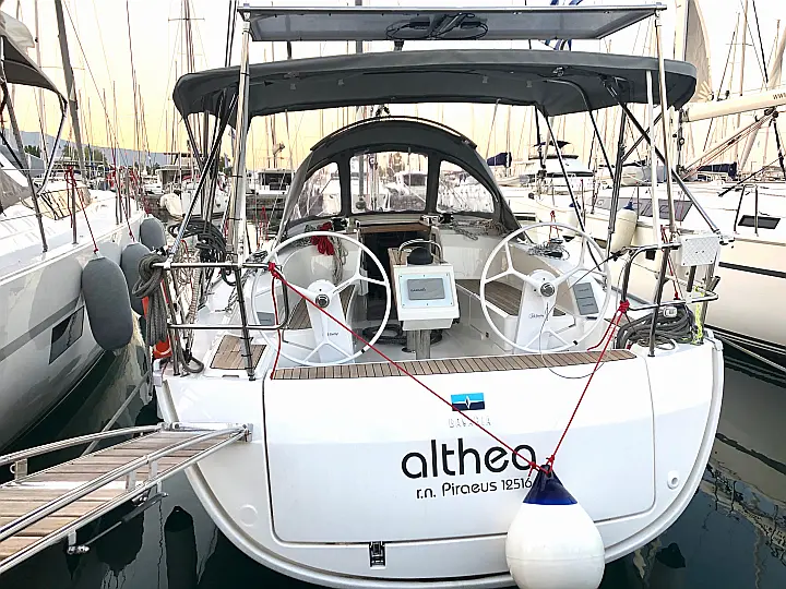Bavaria Cruiser 34 - External image