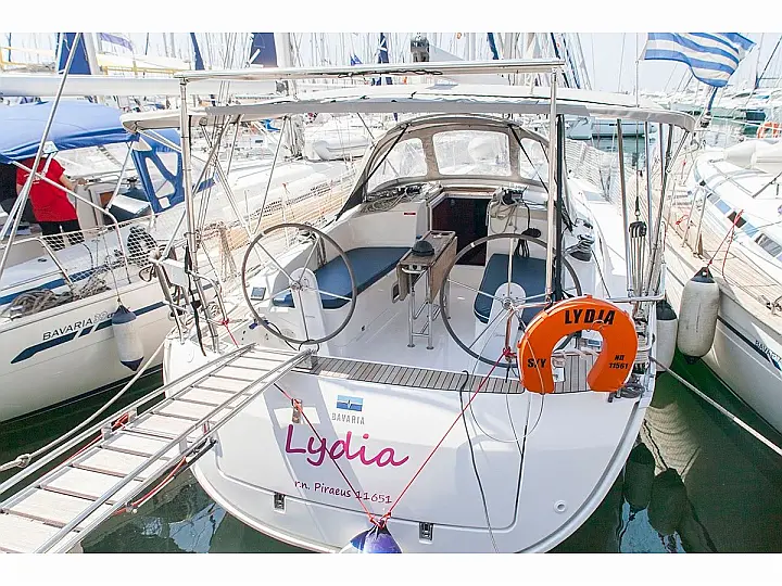 Bavaria Cruiser 37 - External image