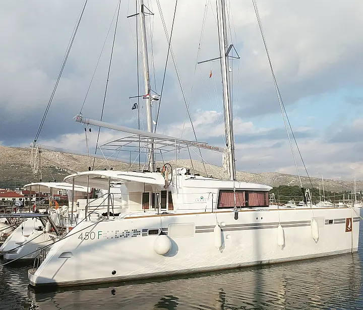 Lagoon 450 F Luxury - Main Image