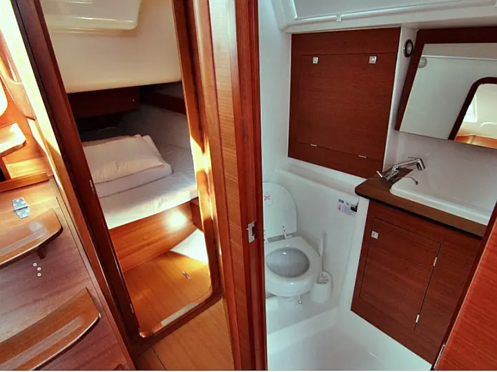 DUFOUR 382 BT - 