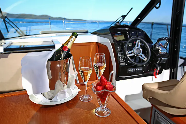 Merry Fisher 895 - 