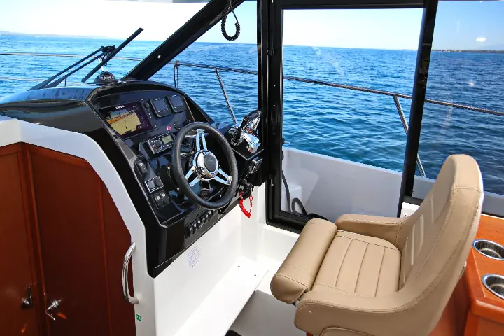 Merry Fisher 895 - 