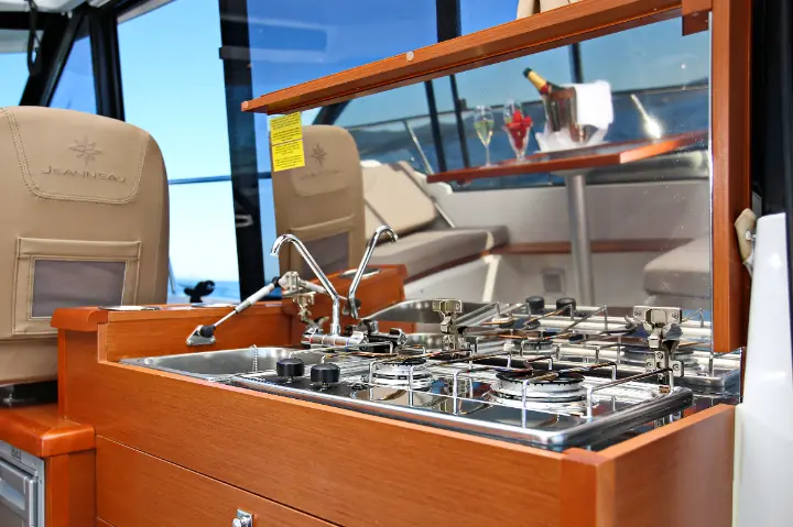 Merry Fisher 895 - 