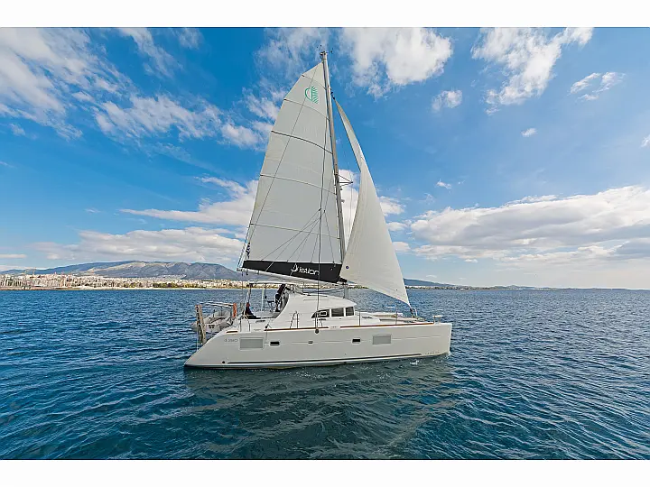 Lagoon 380 - External image