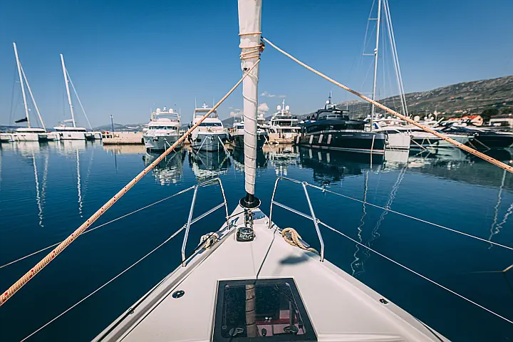 Dufour 470 owner layout - 