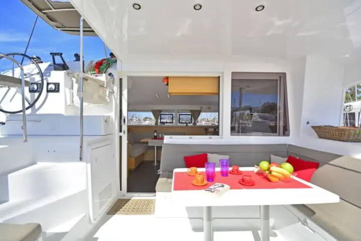 Lagoon 400 S2. - 