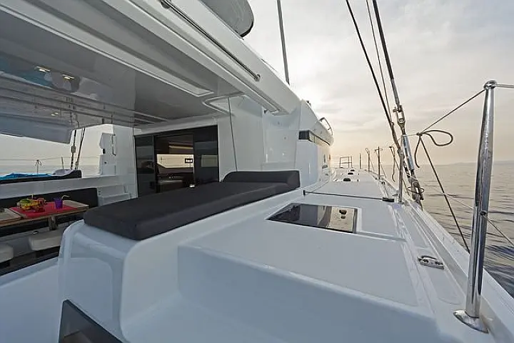 Lagoon 50 A/C & GEN & WM - 