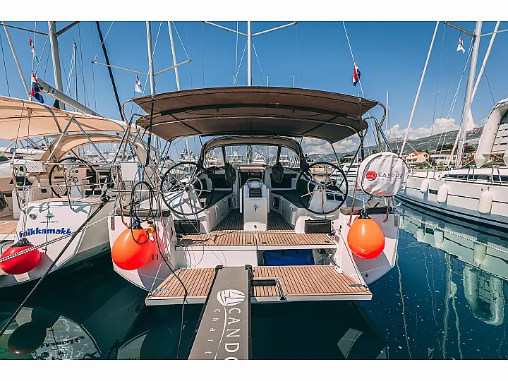Sun Odyssey 410 - External image