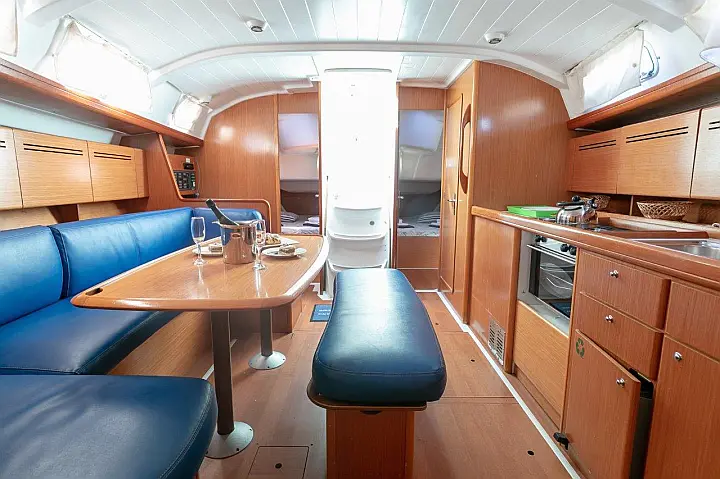 Cyclades 43.4 (2007) new full batten mainsail and dinghy 2012, bimini 2013, new genoa 2017, new upholstery 2017 - 