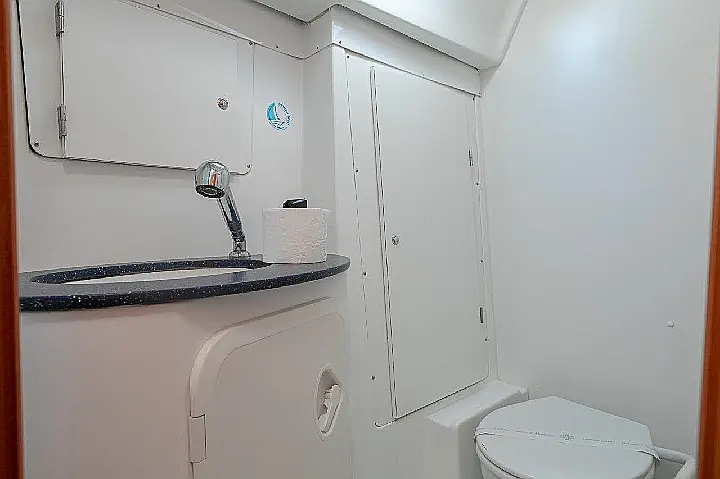 Cyclades 43.4 (2007) new full batten mainsail and dinghy 2012, bimini 2013, new genoa 2017, new upholstery 2017 - 