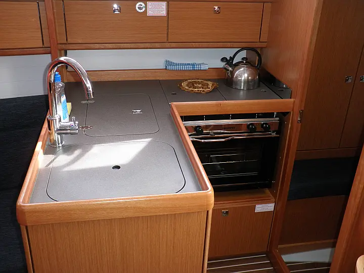 Bavaria Cruiser 33 - 