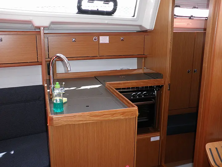 Bavaria Cruiser 33 - 