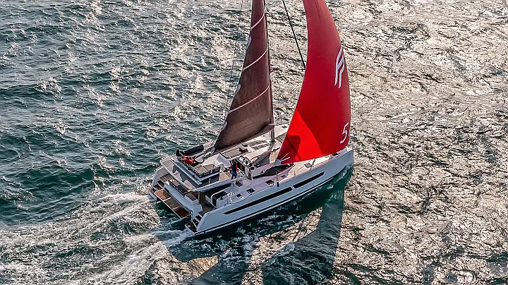 Aura 51 - (5D+2 skippers' cabin) - 