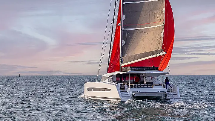 Aura 51 - (5D+2 skippers' cabin) - 