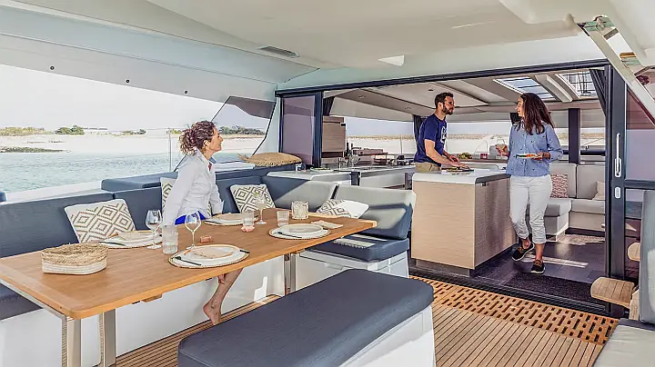 Aura 51 - (5D+2 skippers' cabin) - 
