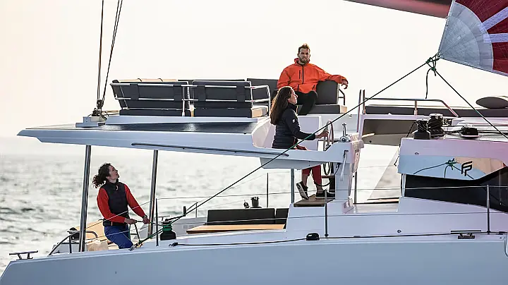 Aura 51 - (5D+2 skippers' cabin) - 