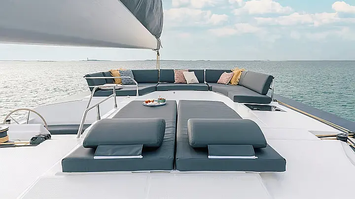 Aura 51 - (5D+2 skippers' cabin) - 