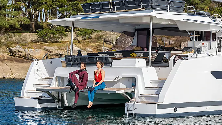 Aura 51 - (5D+2 skippers' cabin) - 