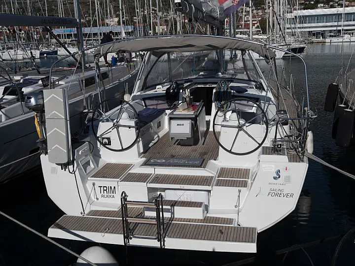Oceanis 48  - External image