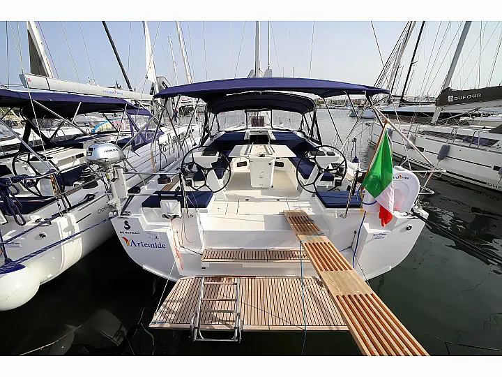 Oceanis 51.1 - External image
