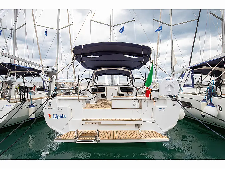 Oceanis 51.1 - External image
