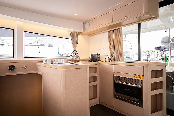 Lagoon 42 - 