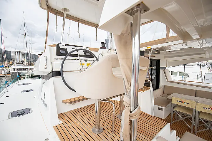 Lagoon 42 - 