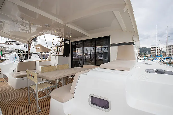 Lagoon 42 - 