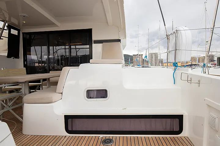 Lagoon 42 - 