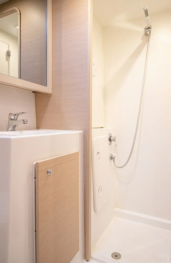 Lagoon 42 - 
