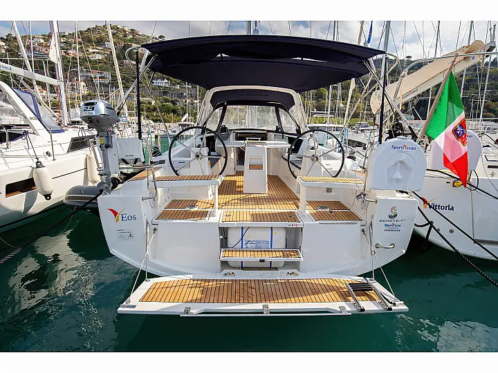 Oceanis 38.1 - External image