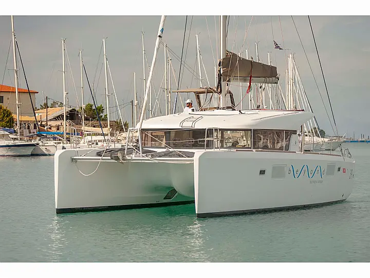Lagoon 39 - External image