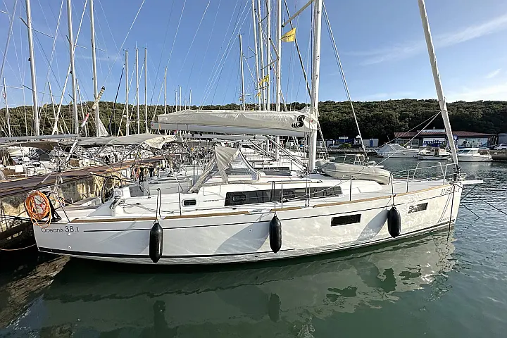Oceanis 38.1 - 