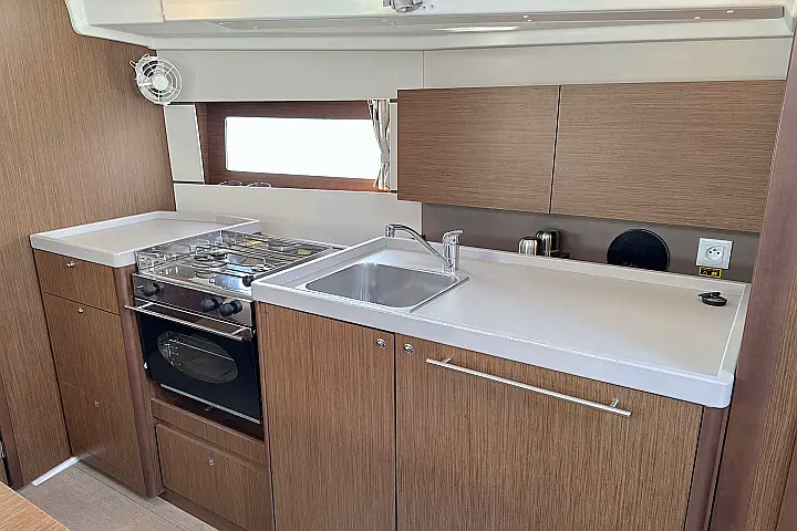 Oceanis 38.1 - 