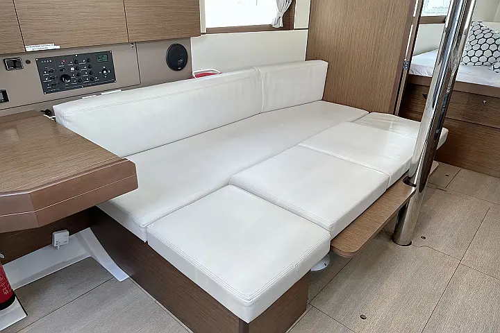 Oceanis 38.1 - 