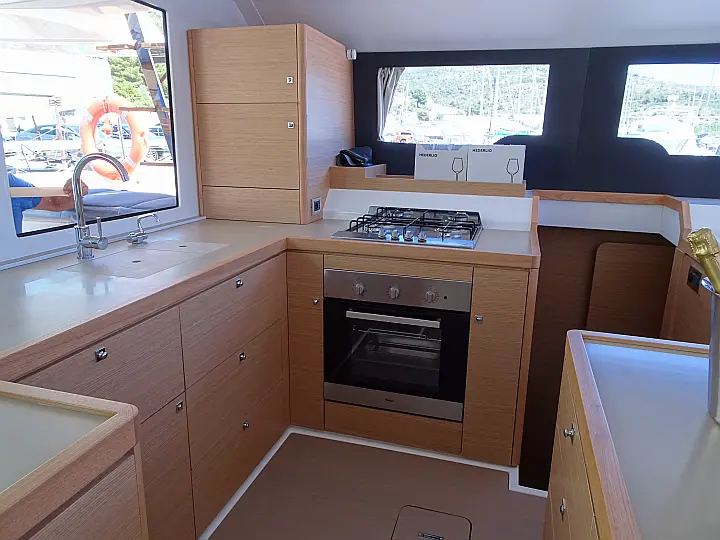 Dufour Catamaran 48 5c+5h - 