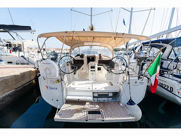 Sun Odyssey 440 - External image