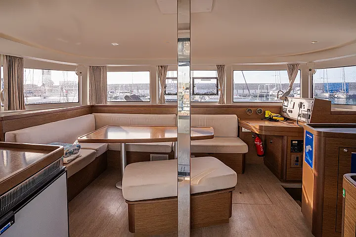 Lagoon 42 - 