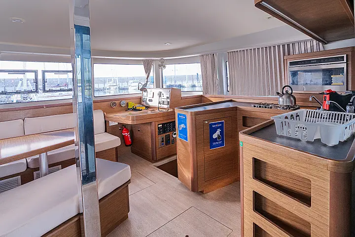 Lagoon 42 - 