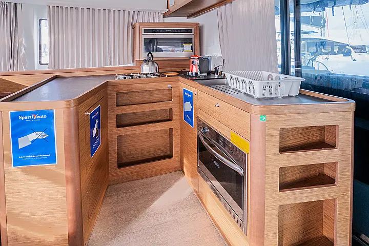 Lagoon 42 - 