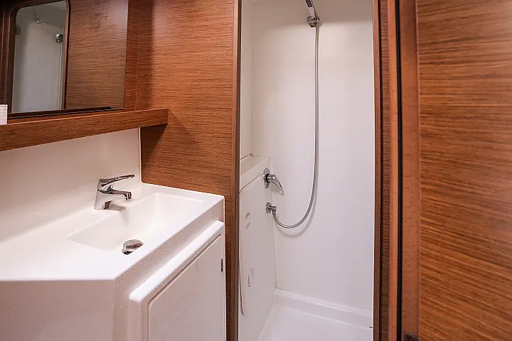 Lagoon 42 - 