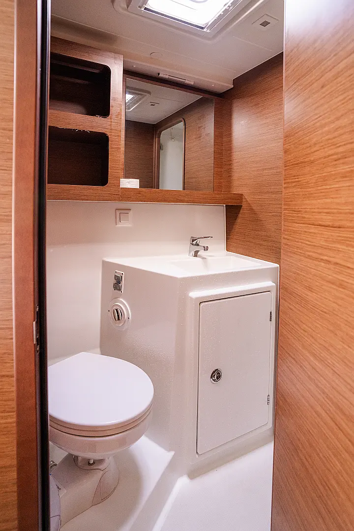 Lagoon 42 - 