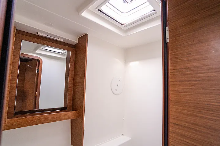 Lagoon 42 - 