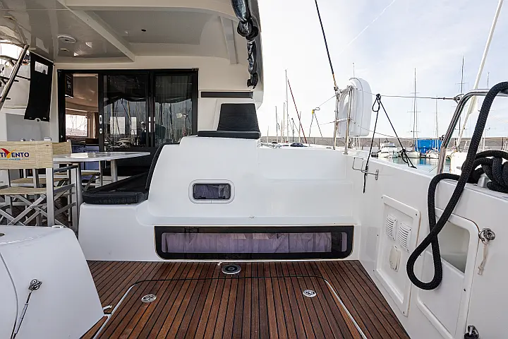 Lagoon 42 - 