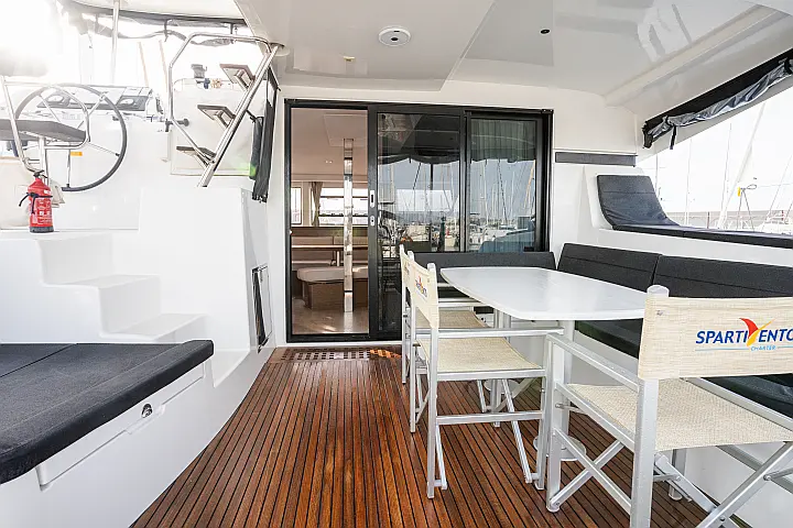Lagoon 42 - 
