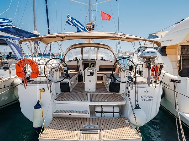 Sun Odyssey 440 - External image