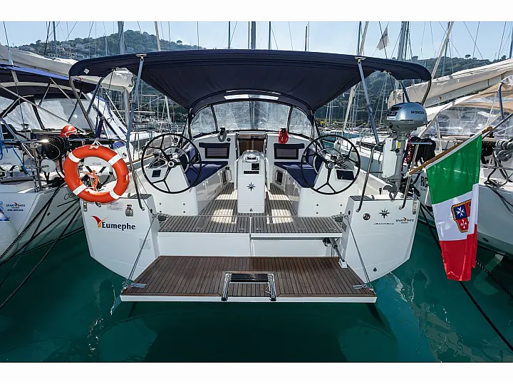 Sun Odyssey 410 - External image