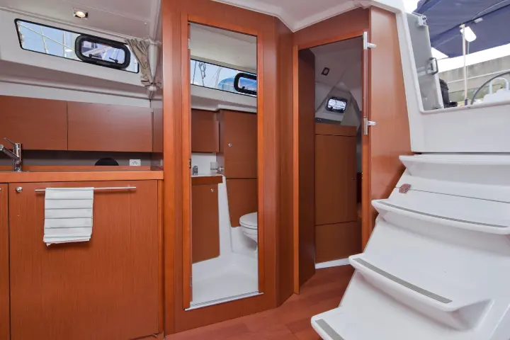 Beneteau Oceanis 38 - 